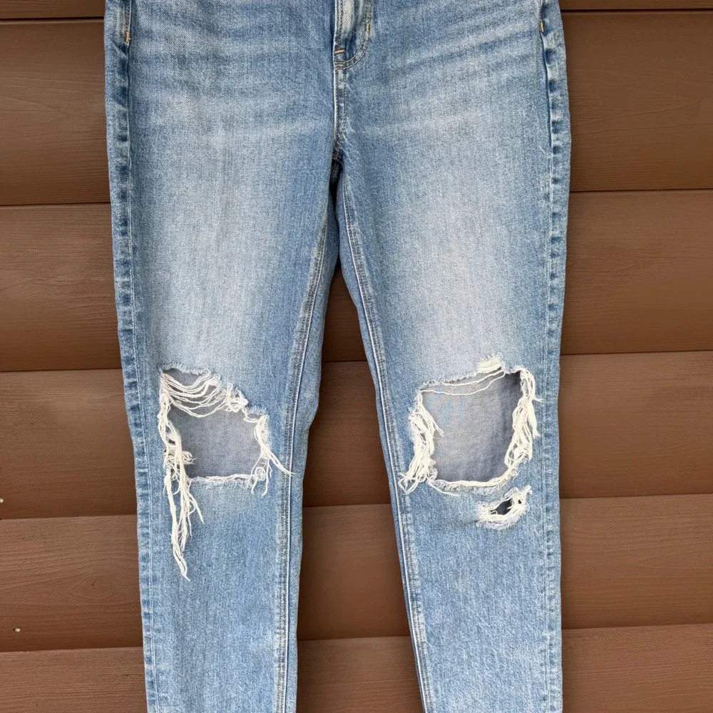 American Eagle Mom‎ Jean Women 2 Regular Blue Distressed High Waisted Strigid